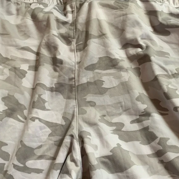 Athletic Works White Camo Joggers - Picture 6 of 6